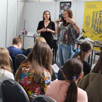 Ilustrátorka Bára Buchalová a spisovatelka Klára Smolíková představují na Světě knihy knihu Knihožrouti: Kam zmizela školní knihovna?