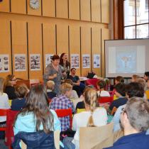 Křest knihy Spolkla mě knihovna. Napsala Klára Smolíková, ilustroval Vojtěch Šeda.