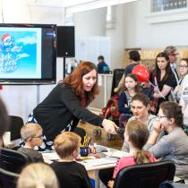 Klára Smolíková na křtu knihy Vynálezce Alva 2 na Světě knihy