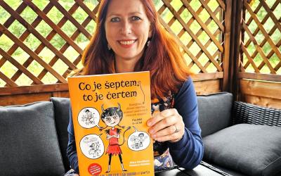 Co je šeptem, to je čertem: kniha Kláry Smolíkové